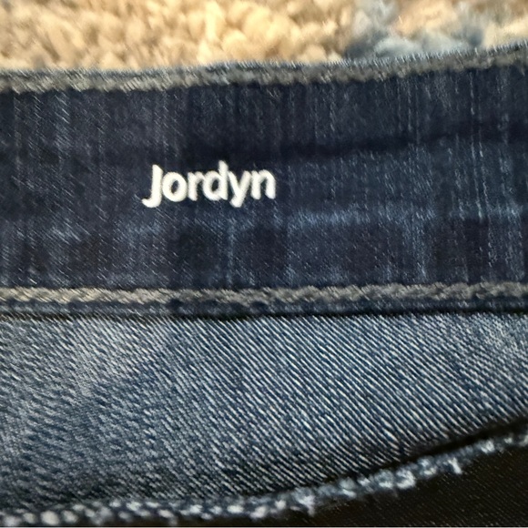 Like New Gloria Vanderbilt Jordyn Dark Blue Capri Women's Jeans - Size 16 - Picture 4 of 7